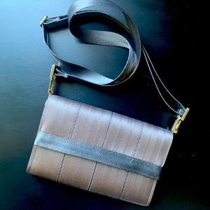 Harvey’s Seatbelt Convertible Clutch/Cross Body EUC Rare